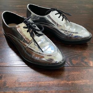 Zara Trafaluc silver oxfords shoes Sz 38 US 7 faux leather vegan shiny lace up